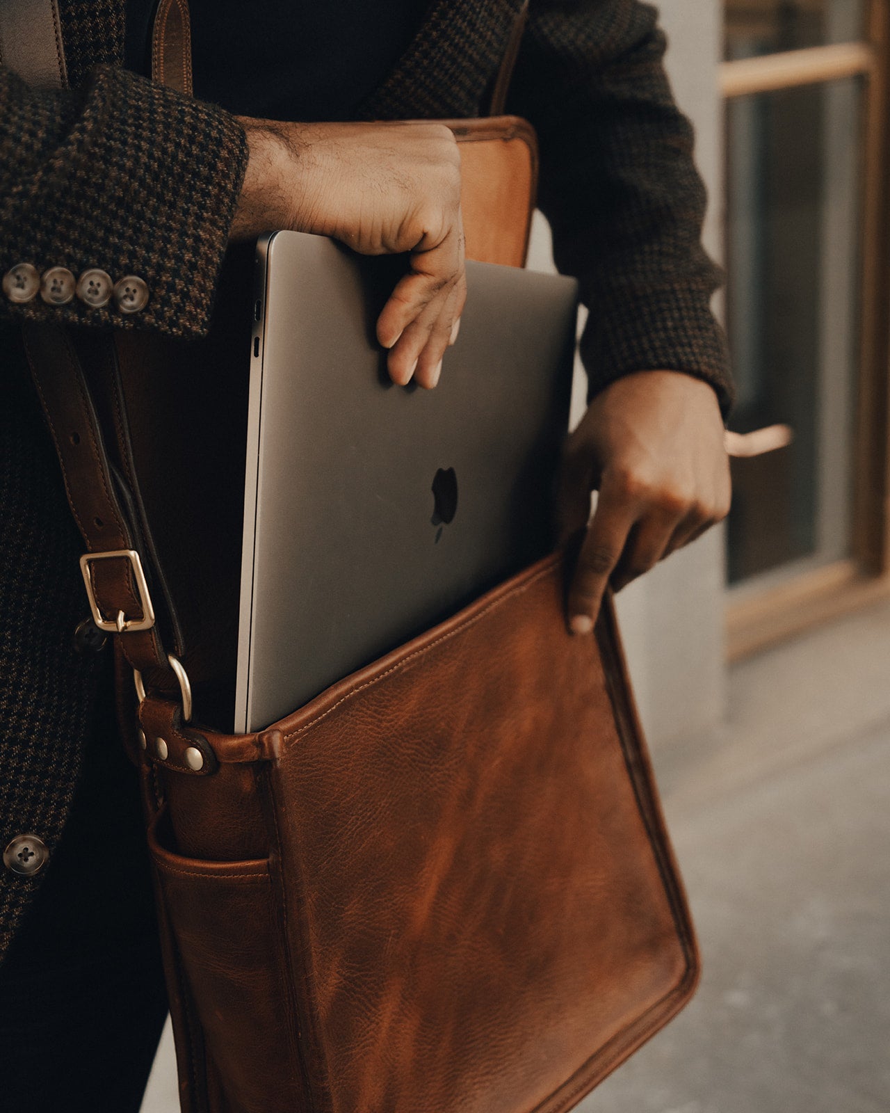Gallant Messenger Bag