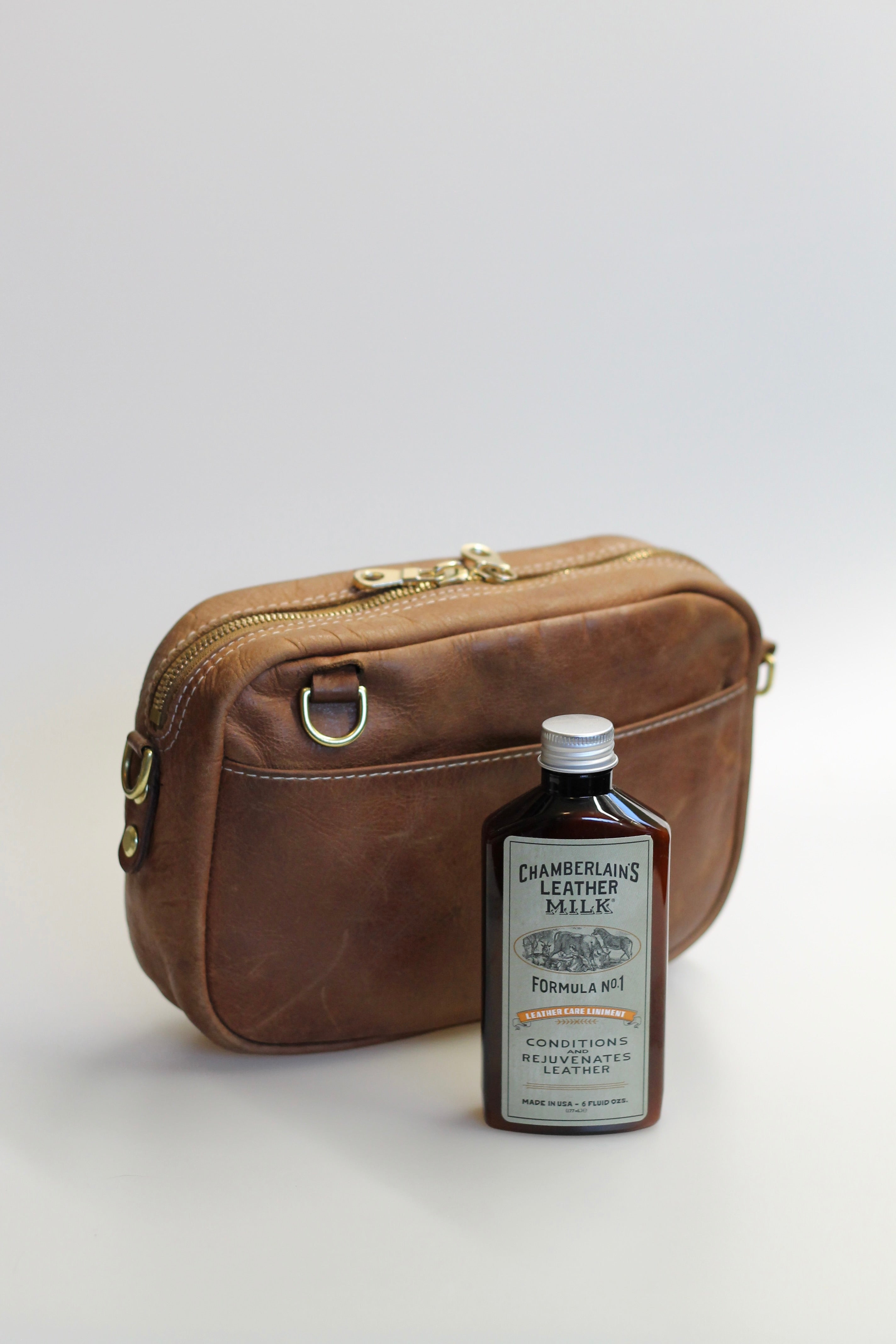 Chamberlains Leather Milk - 6oz. Bottle + terry cloth applicator