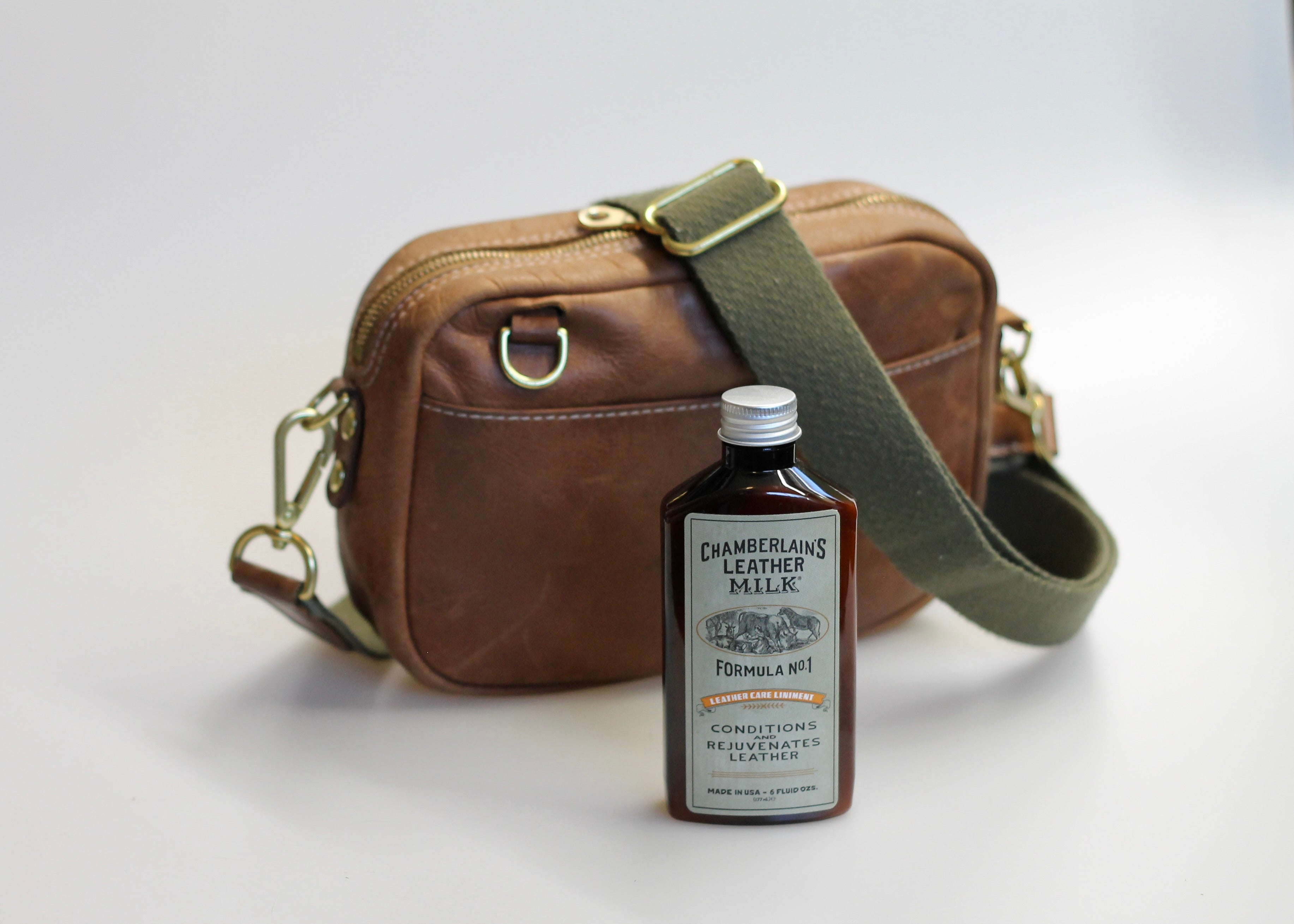 Chamberlains Leather Milk - 6oz. Bottle + terry cloth applicator